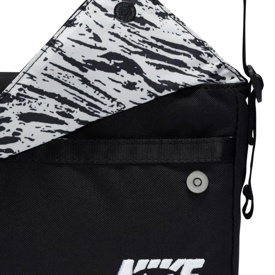 Nike Women's Futura Cross-body Bag (3L)